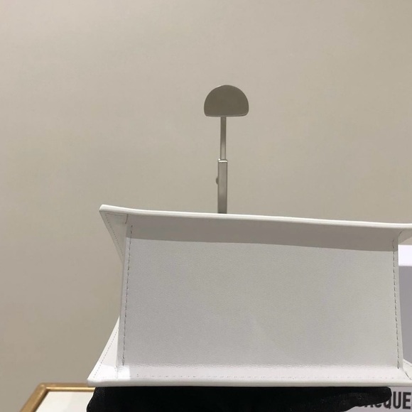 Jacquemus Moyen - White - Picture 8 of 9